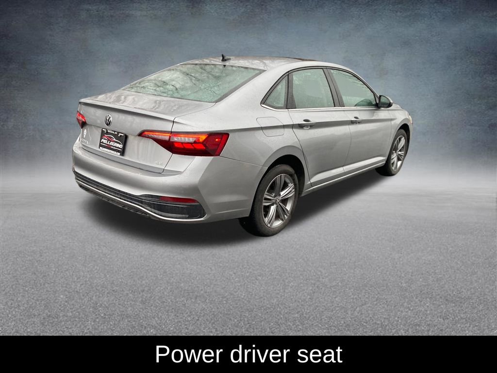 Used 2023 Volkswagen Jetta SE image 6