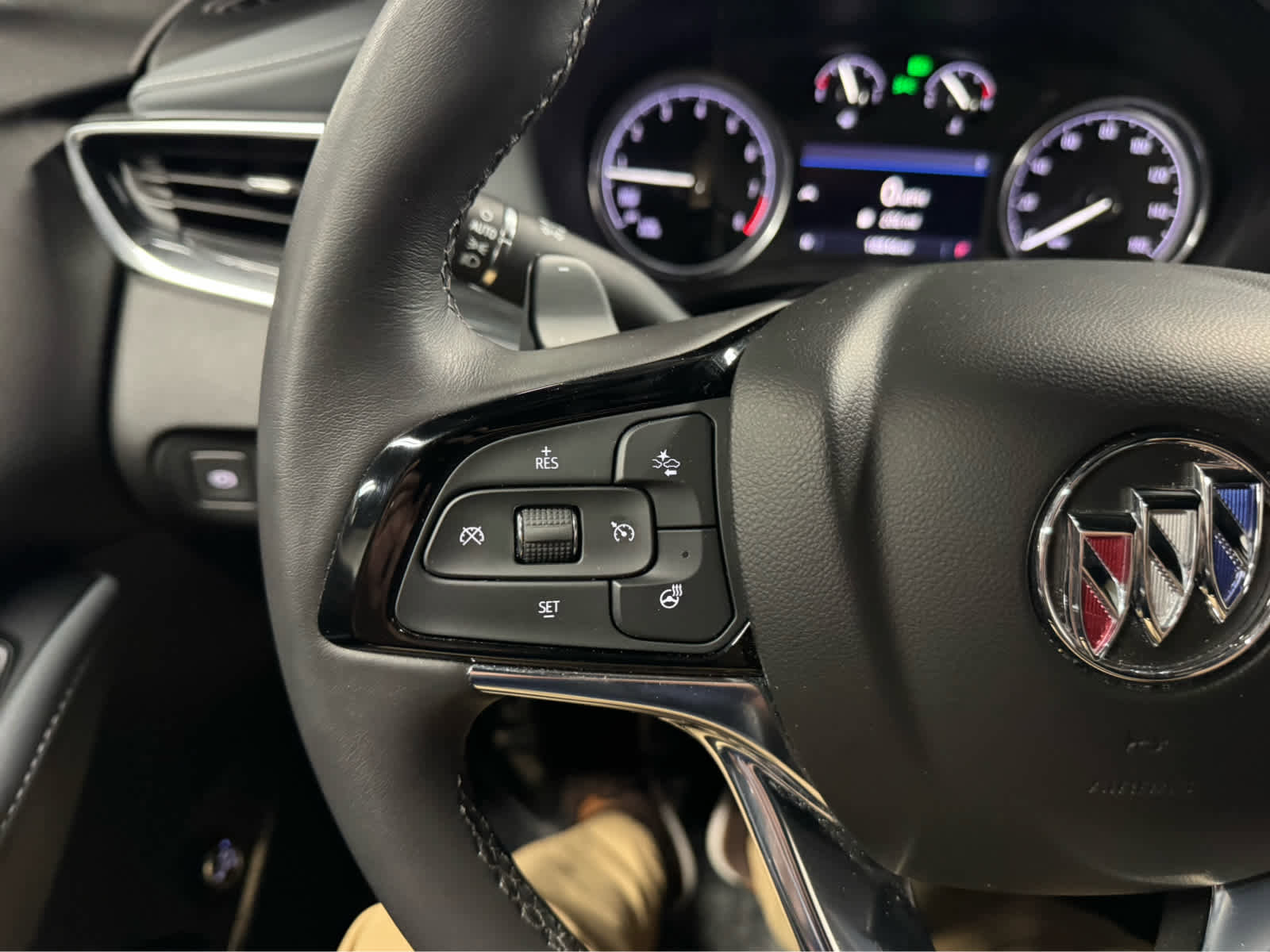 Certified 2023 Buick Enclave Essence AWD/4WD image 21