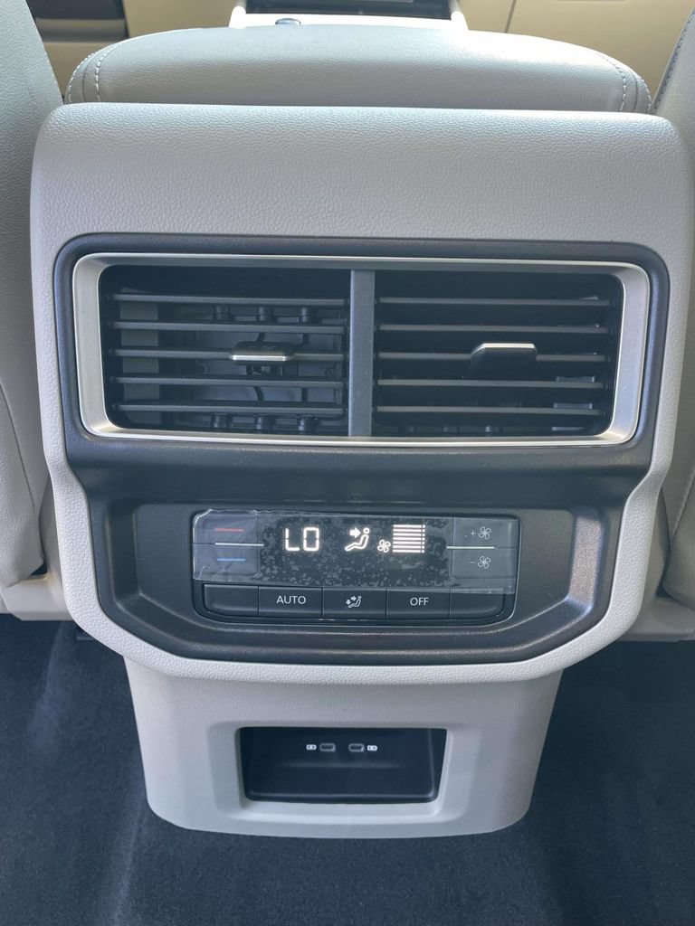 New 2026 Volkswagen Atlas SE FWD image 13