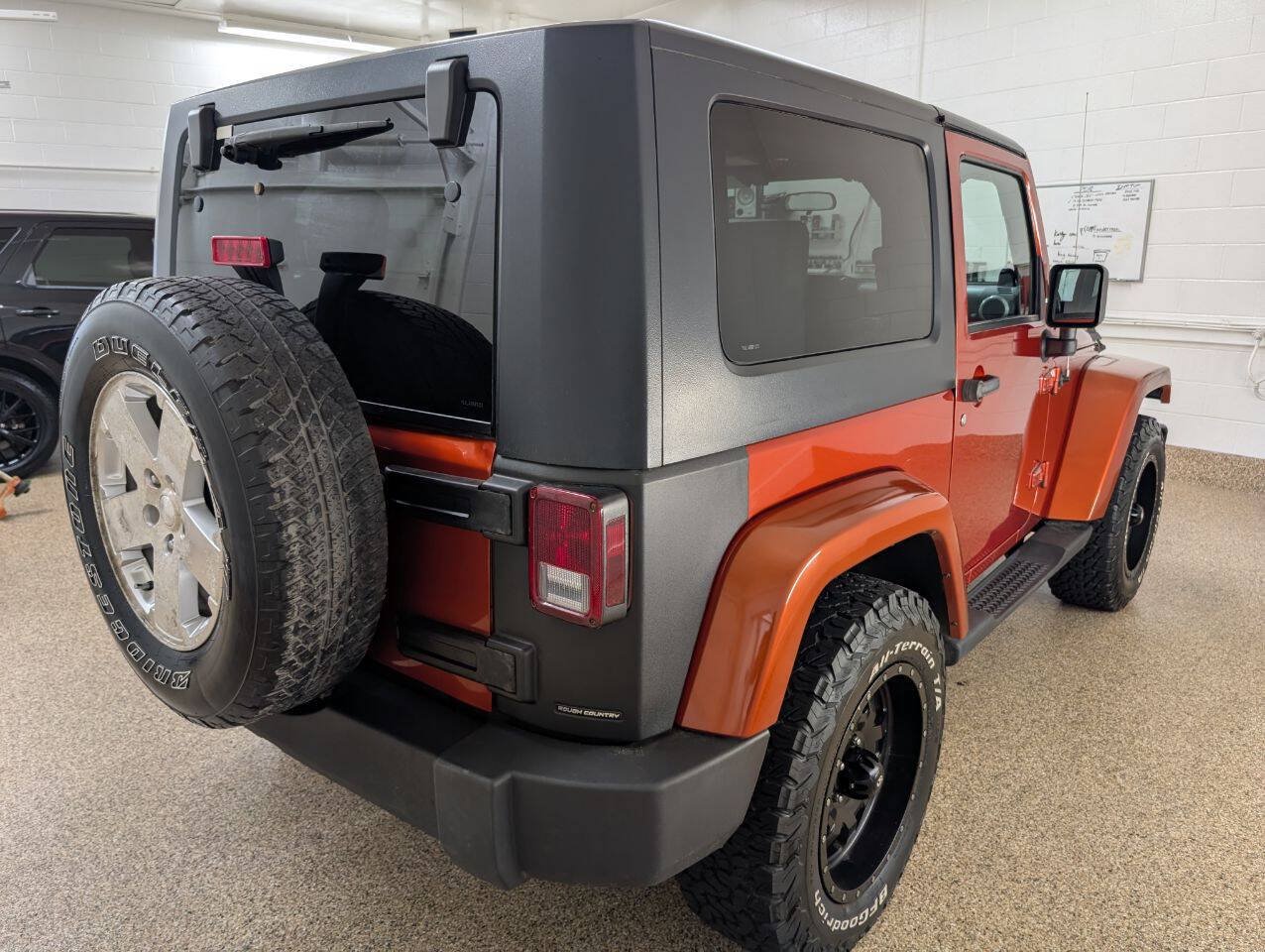 Used 2009 Jeep Wrangler Sahara w/ Dual Top Group AWD/4WD image 4
