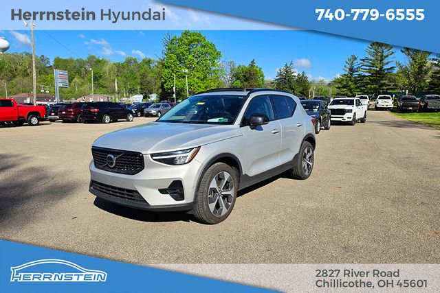 Used 2024 Volvo XC40 B5 Plus w/ Climate Package AWD/4WD image 3