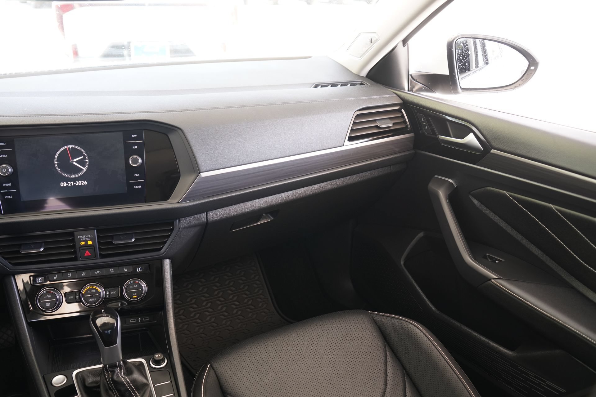 Used 2024 Volkswagen Jetta SEL FWD image 22