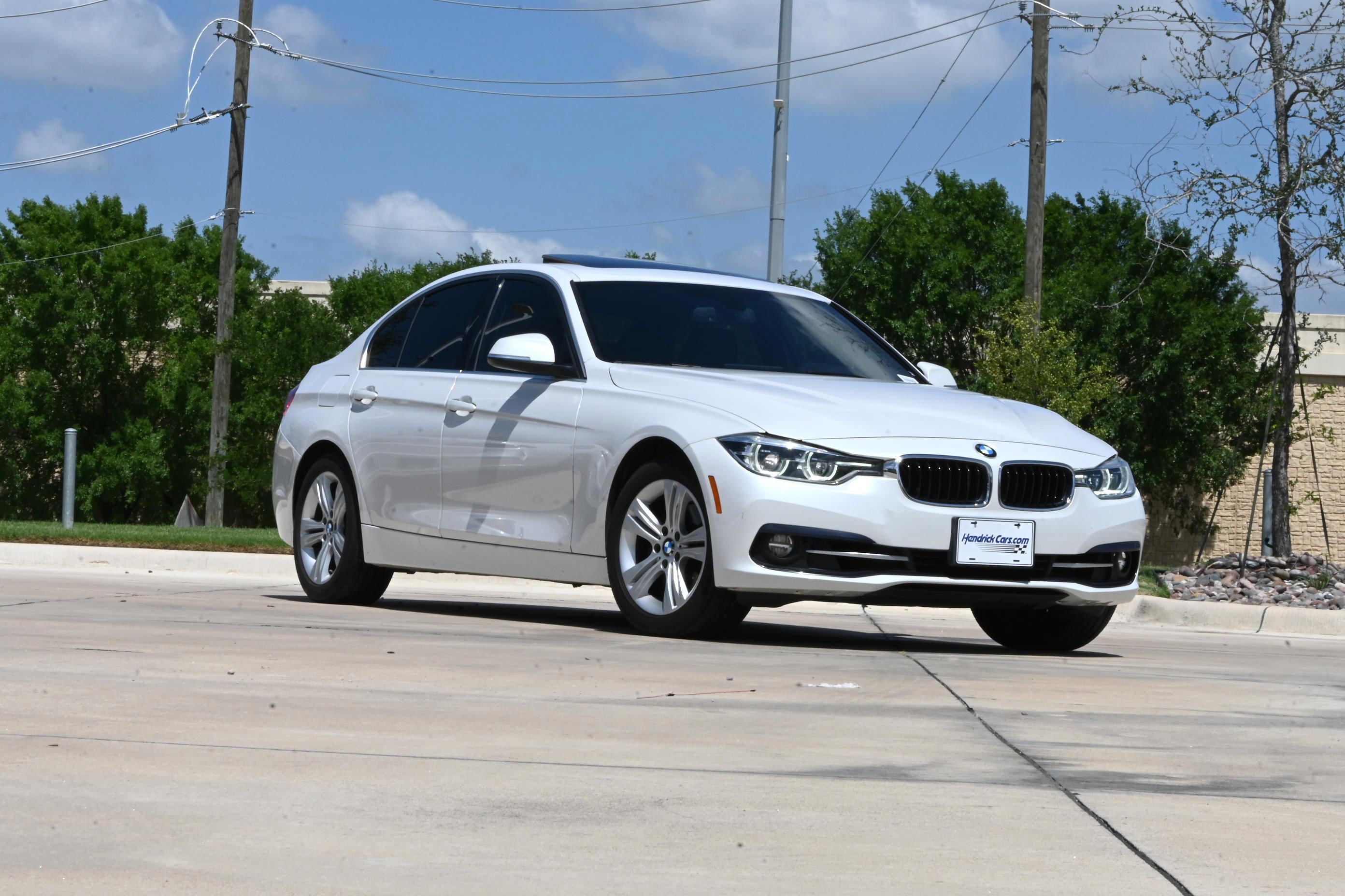 Used 2018 BMW 330i Sedan RWD image 2