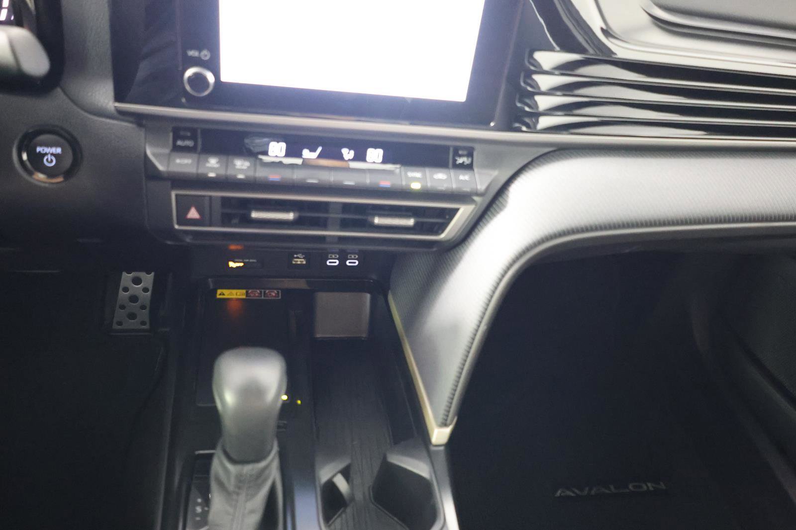 Used 2025 Toyota Camry SE FWD image 17