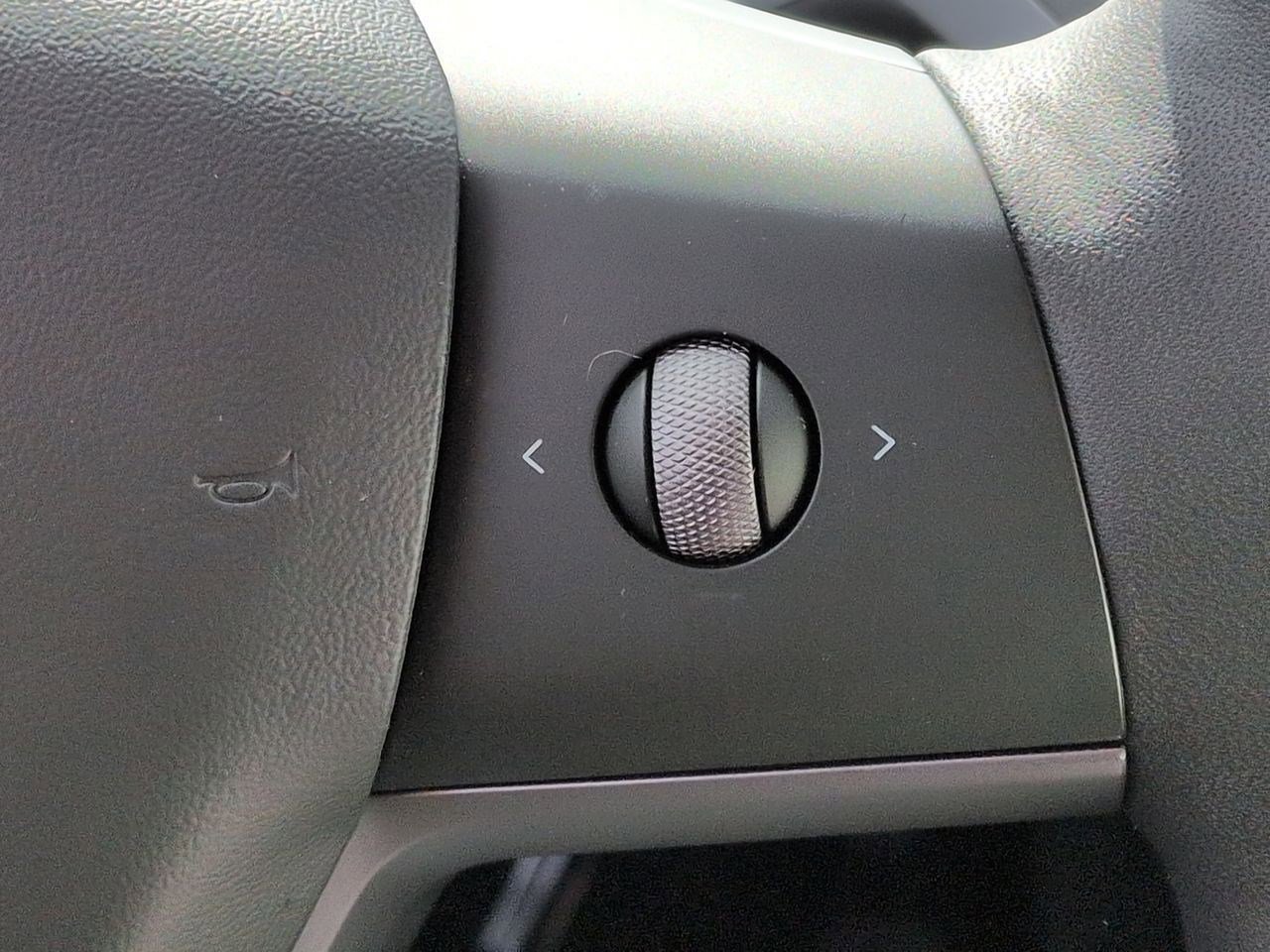 Used 2021 Tesla Model Y Long Range image 12