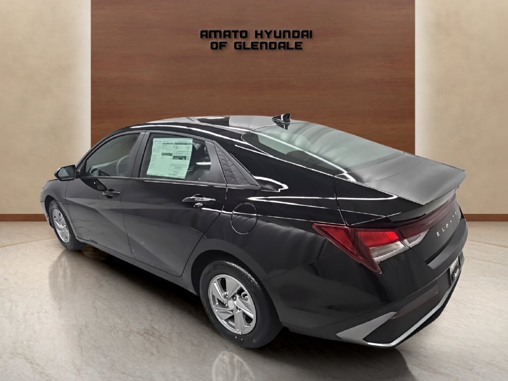 New 2026 Hyundai Elantra SE FWD image 4