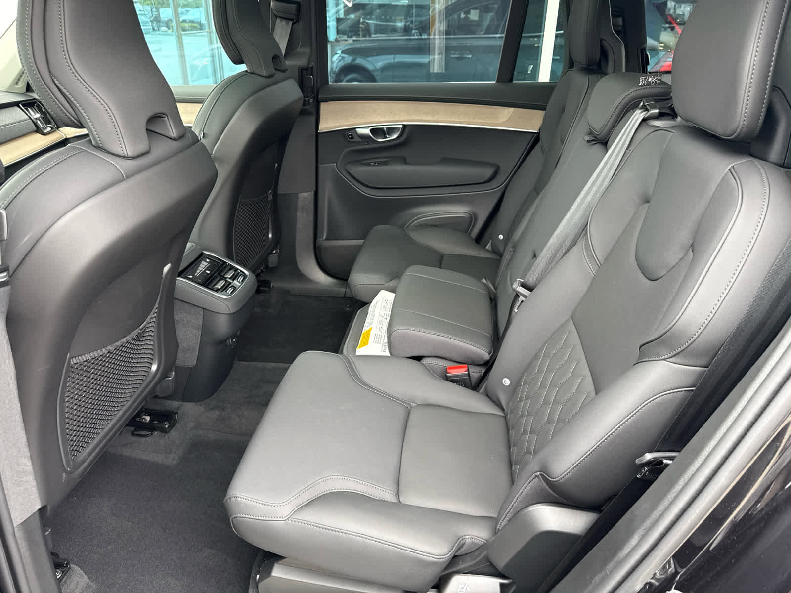 Used 2026 Volvo XC90 B6 Plus image 11