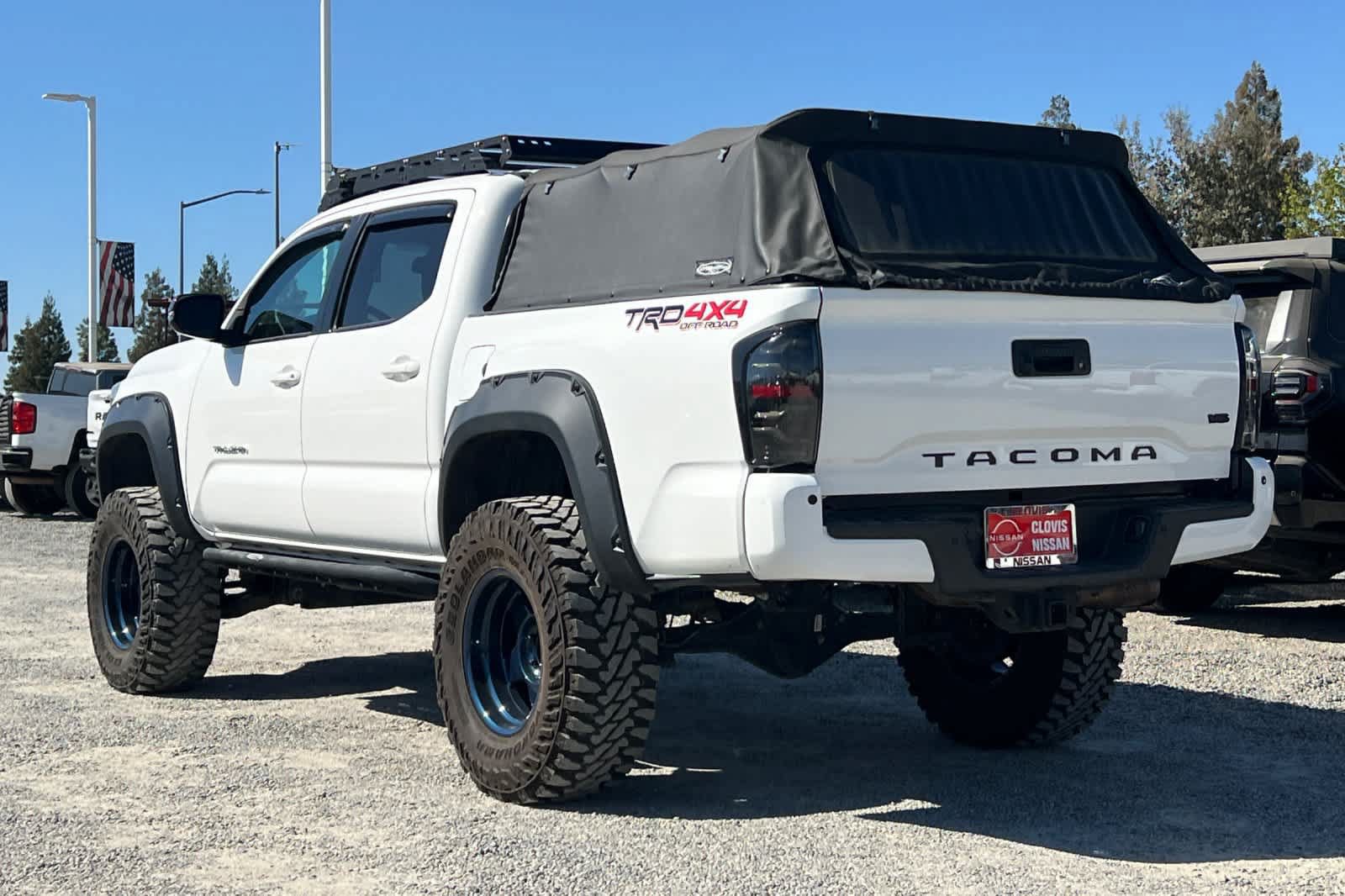 Used 2019 Toyota Tacoma TRD Off-Road w/ Technology Package AWD/4WD image 7