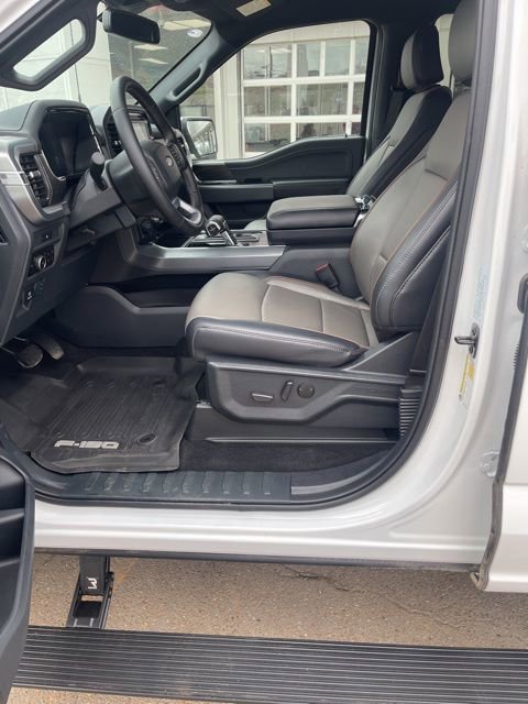 Used 2025 Ford F150 Lariat w/ Equipment Group 501A Mid image 9