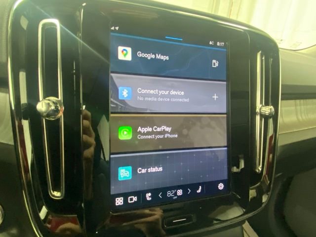 Certified 2025 Volvo XC40 B5 Core image 18