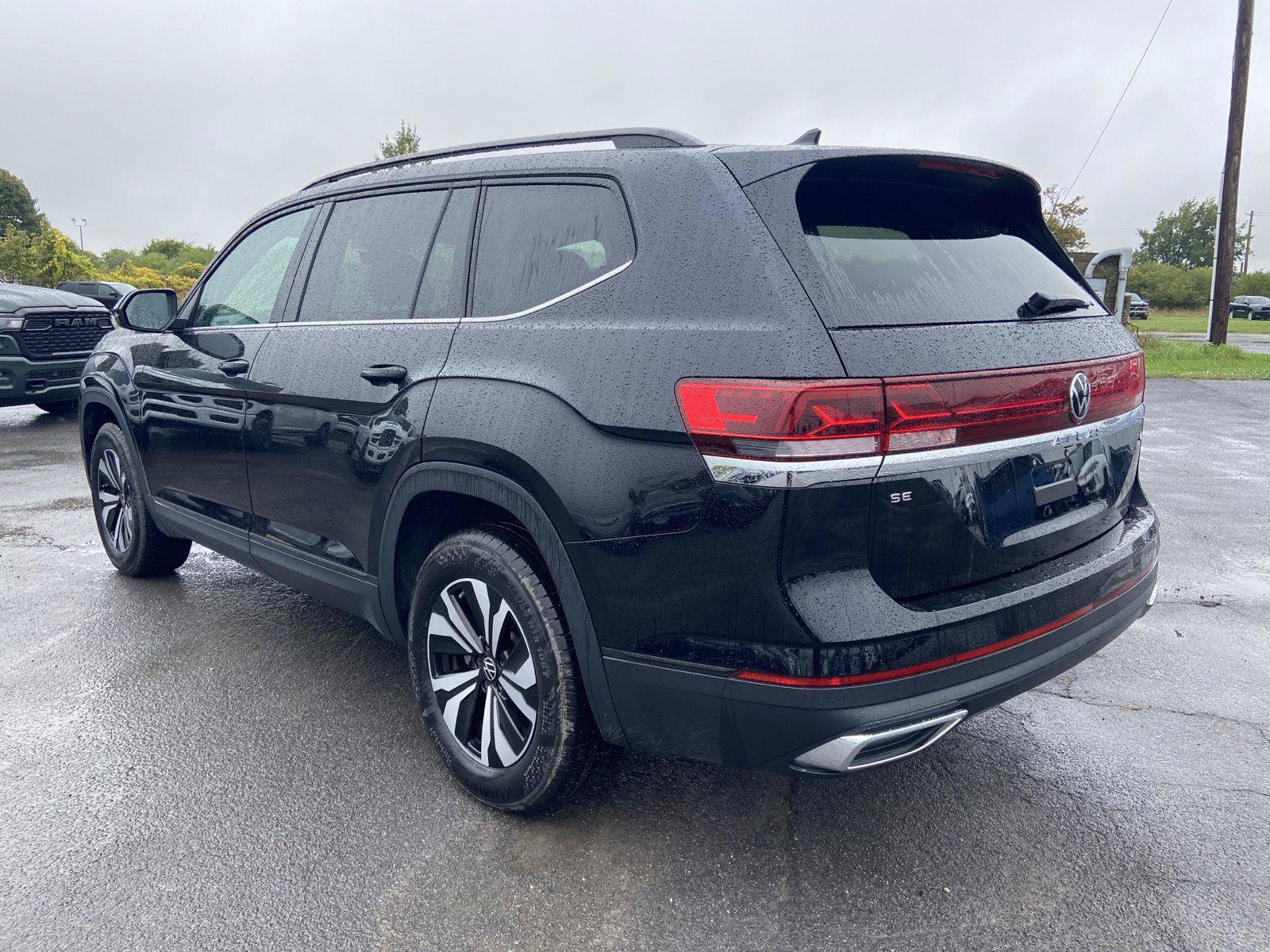 Used 2026 Volkswagen Atlas SE AWD/4WD image 10