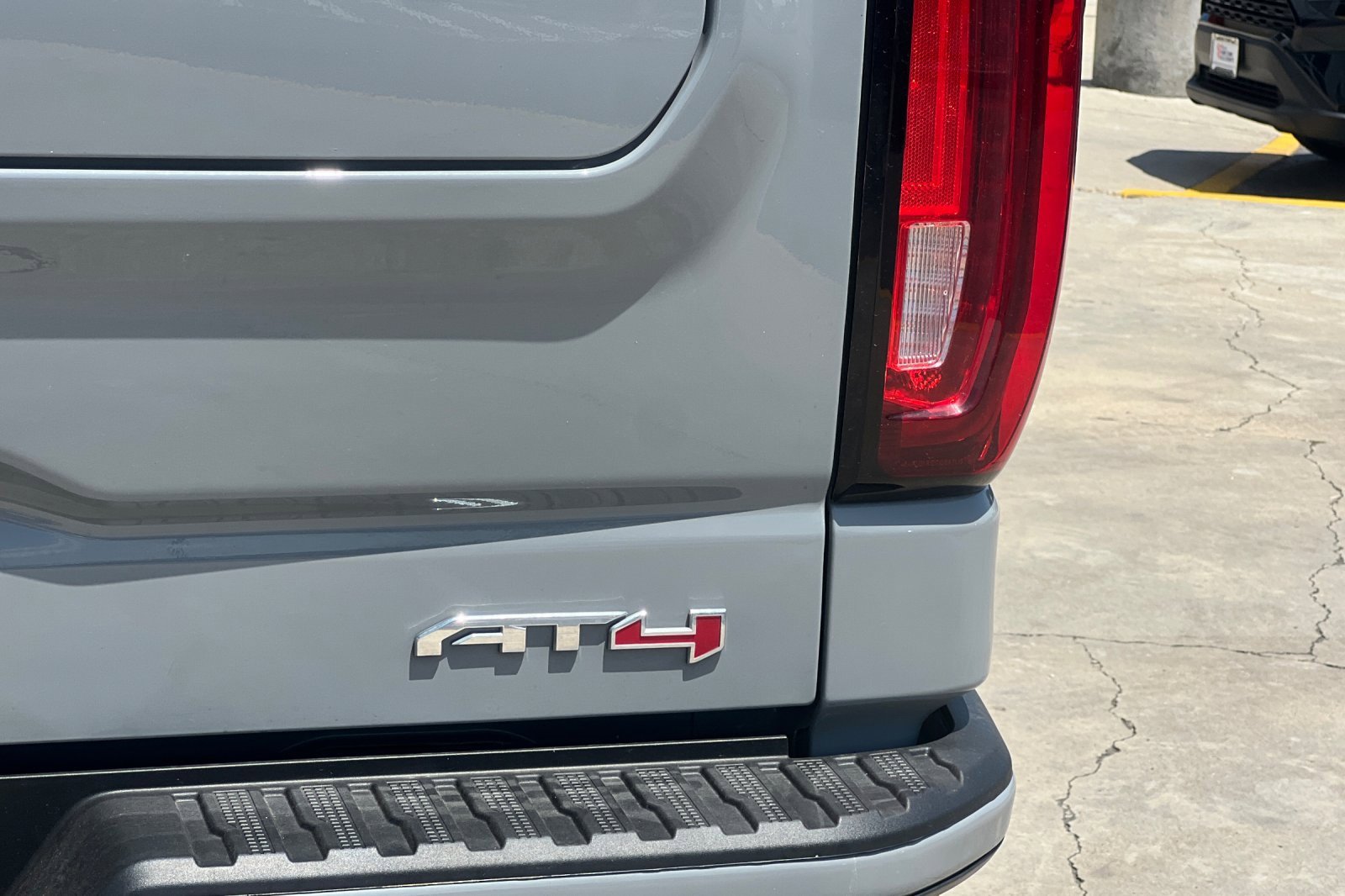 Used 2024 GMC Sierra 1500 AT4 image 23