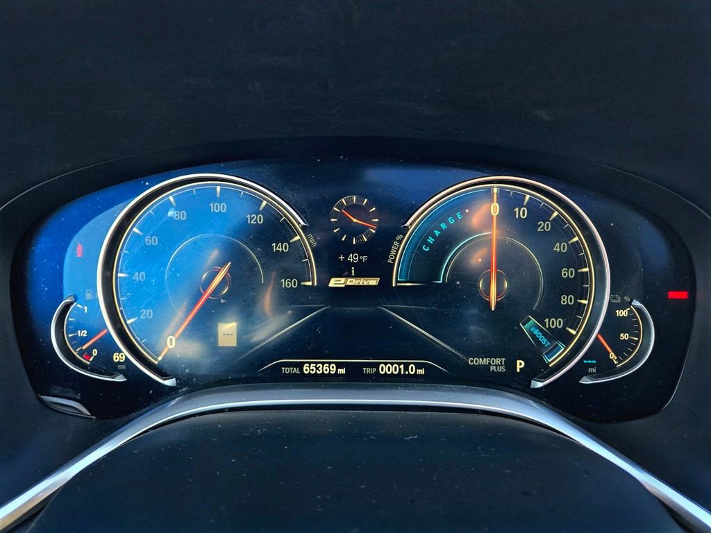 Used 2018 BMW 740e xDrive w/ M Sport Package image 34