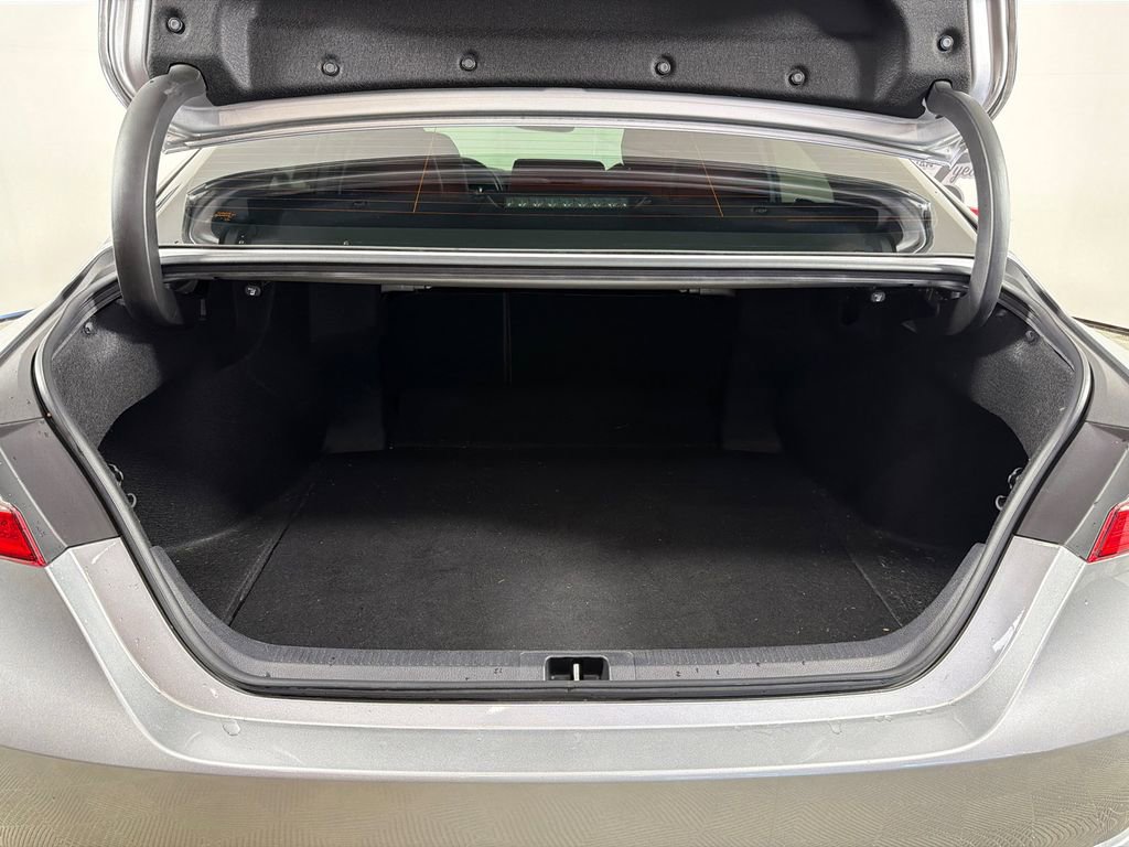 Used 2020 Toyota Camry XSE FWD image 19