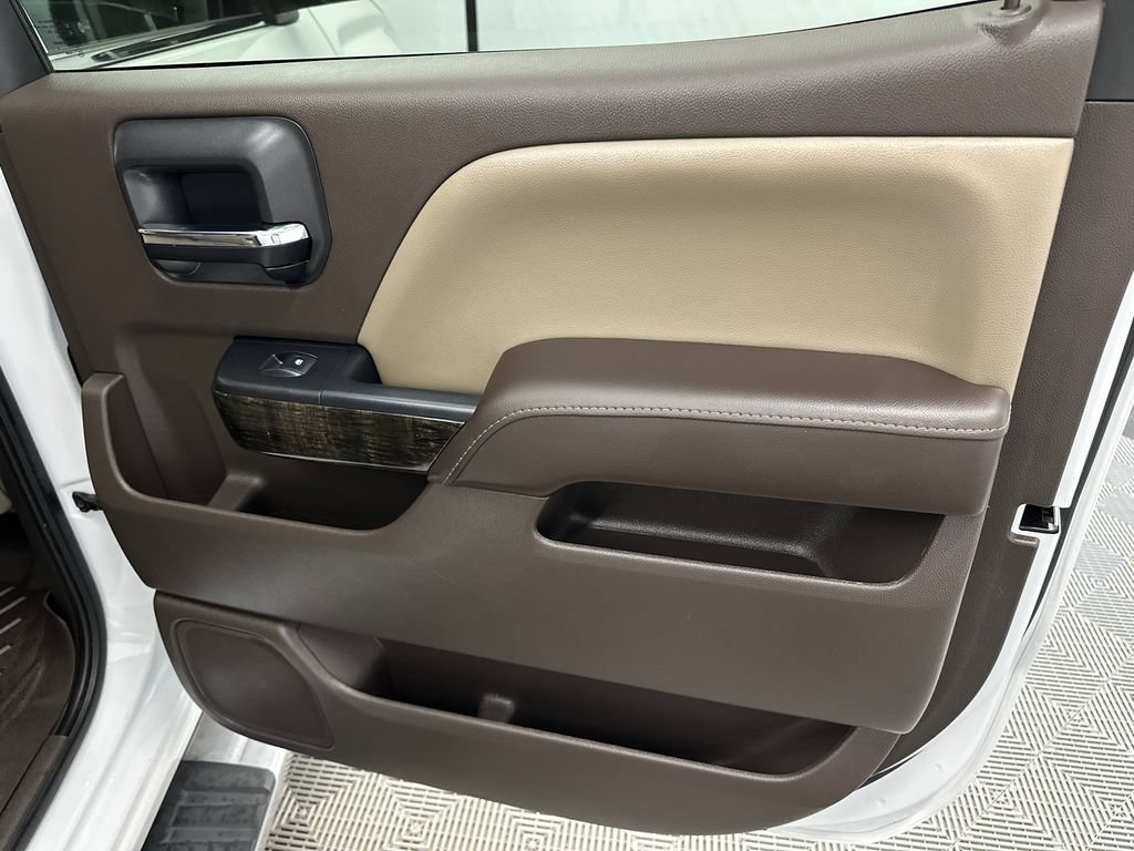 Used 2016 GMC Sierra 1500 Denali w/ Enhanced Driver Alert Package AWD/4WD image 18
