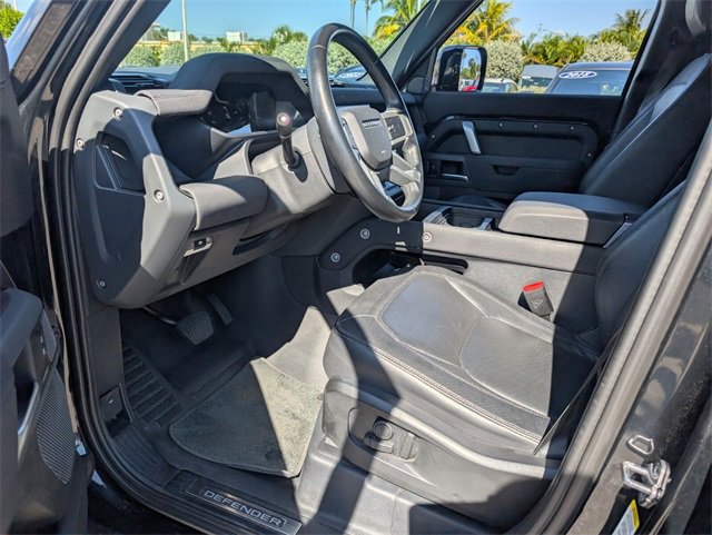 Used 2023 Land Rover Defender 110 X-Dynamic SE image 6