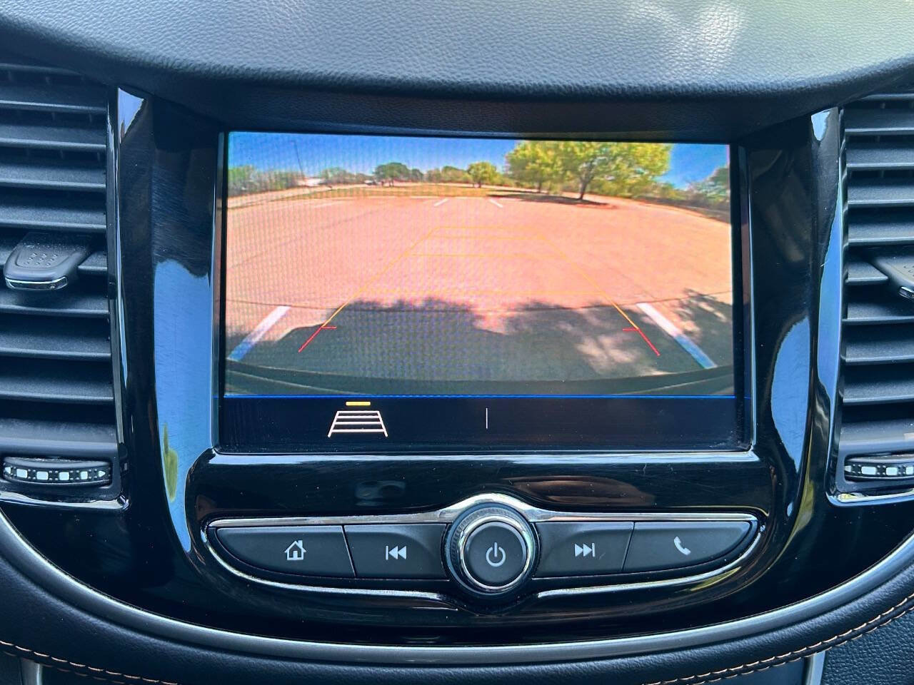 Used 2021 Chevrolet Trax LT w/ Driver Confidence Package image 24