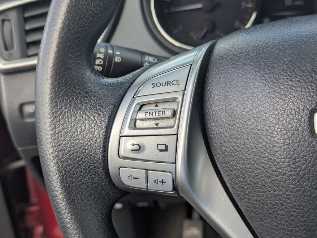 Used 2016 Nissan Rogue SV w/ SV Premium Package FWD image 20