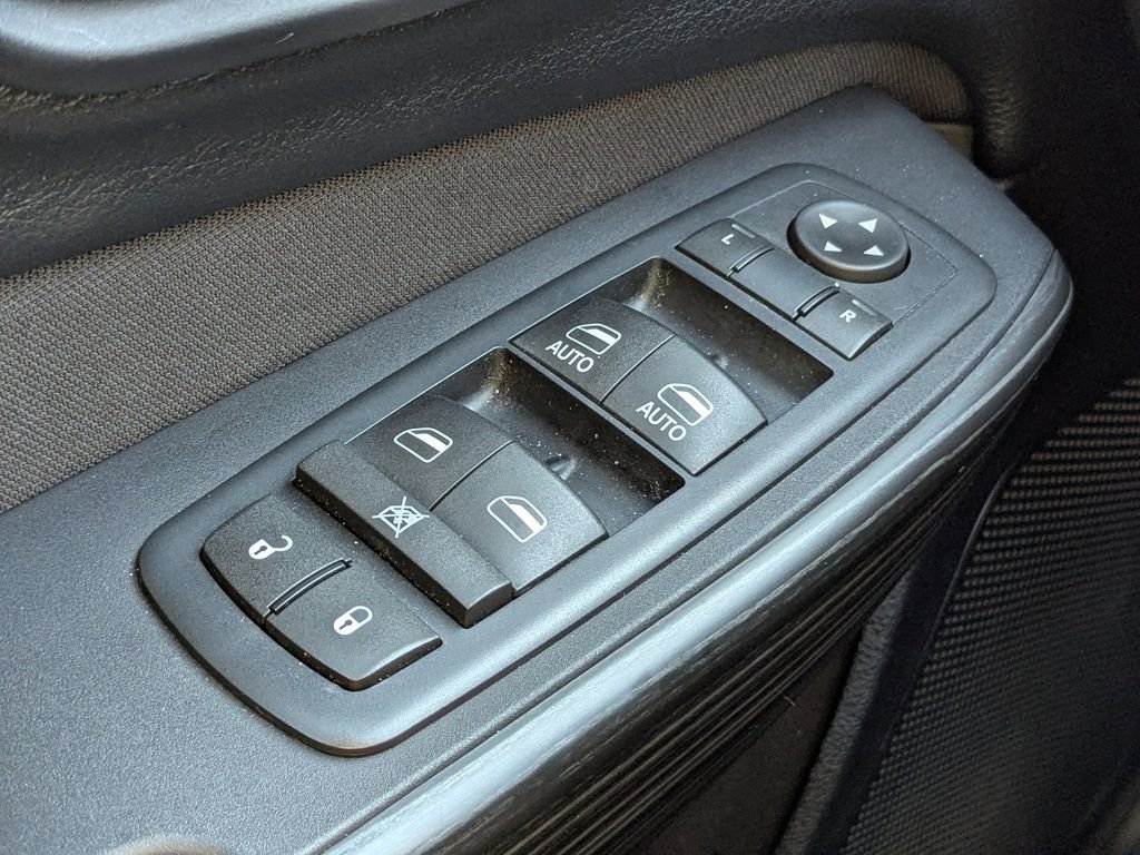 Used 2016 Jeep Cherokee Latitude w/ Comfort/Convenience Group image 26