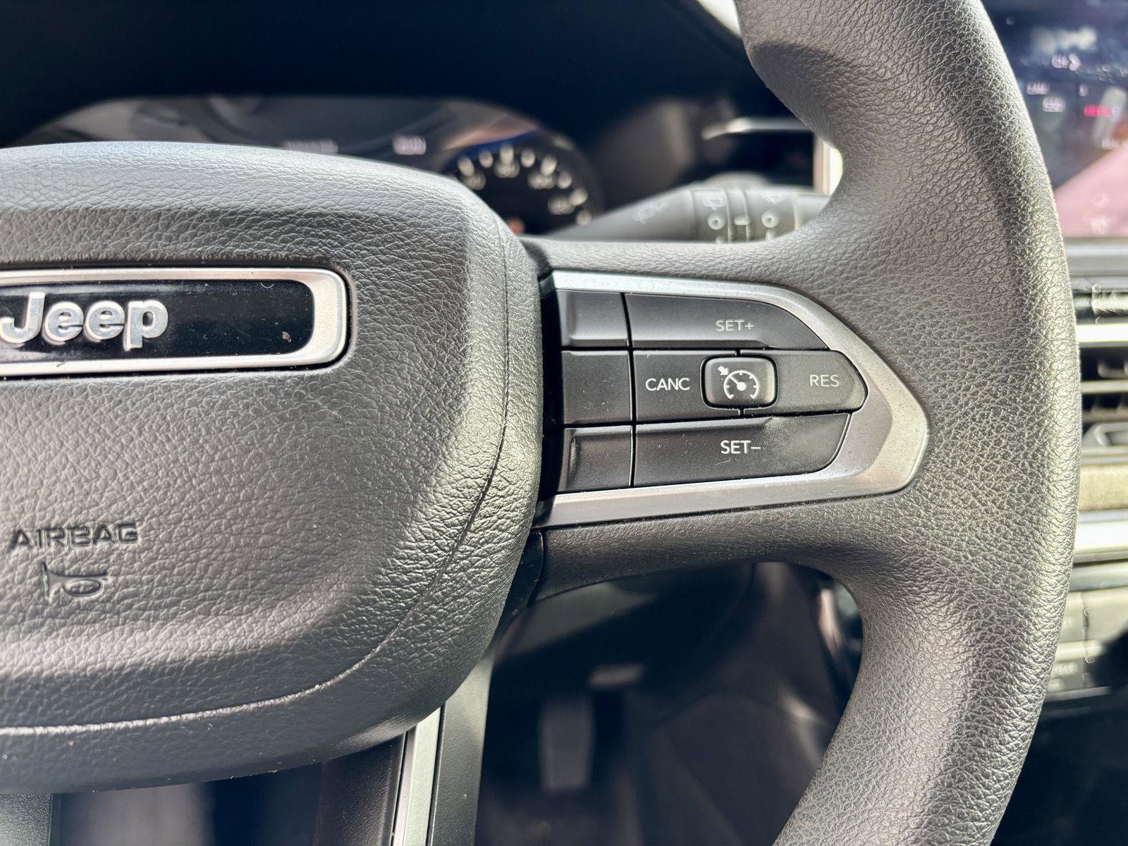 Used 2023 Jeep Compass Sport image 35