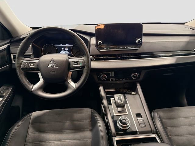 Used 2023 Mitsubishi Outlander SE FWD image 21