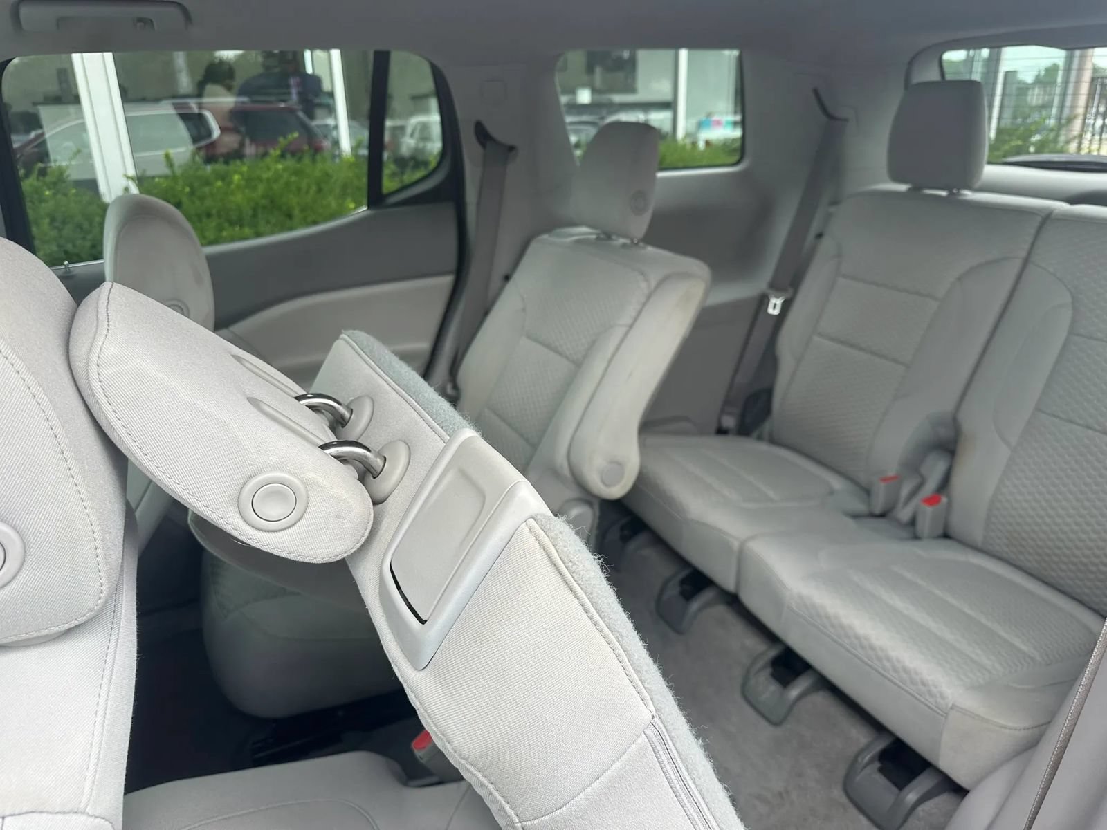 Used 2019 GMC Acadia SLE FWD image 13