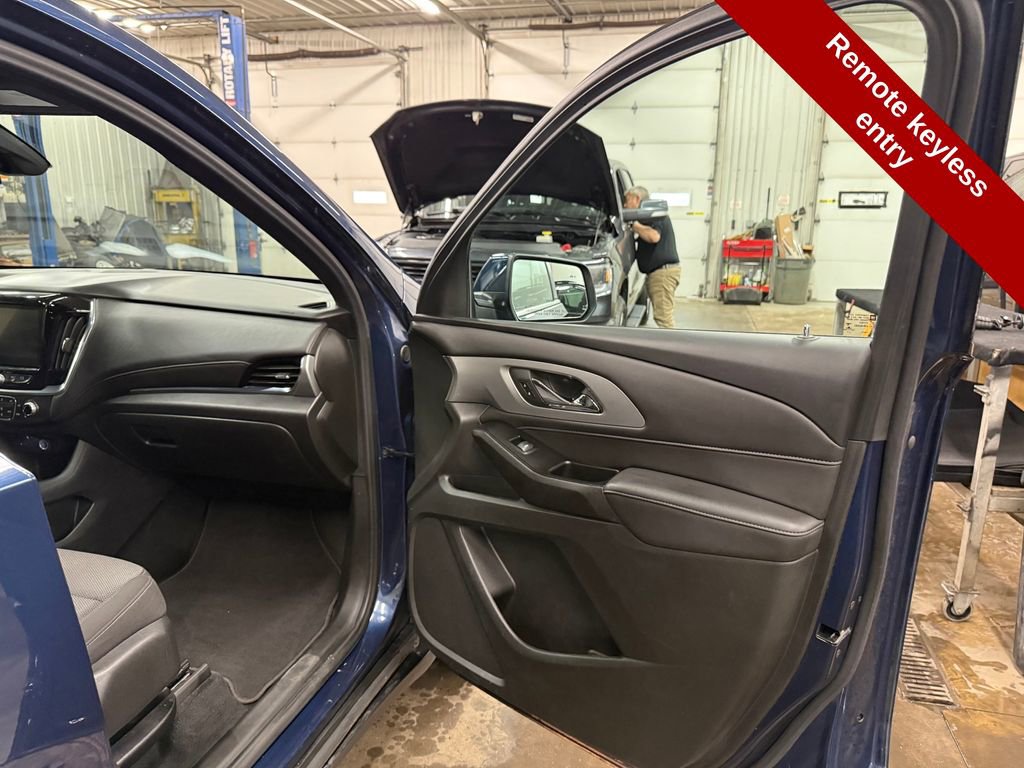 Used 2022 Chevrolet Traverse LT AWD/4WD image 42