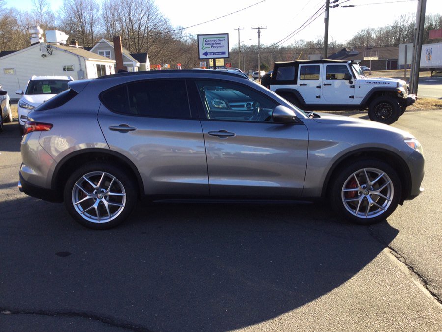 Used 2019 Alfa Romeo Stelvio Ti Sport w/ Quick Order Package 22S Sport image 4