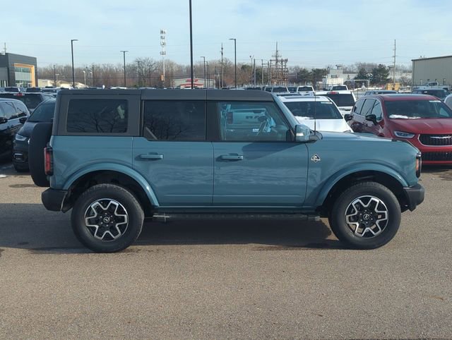 Used 2022 Ford Bronco Outer Banks image 2