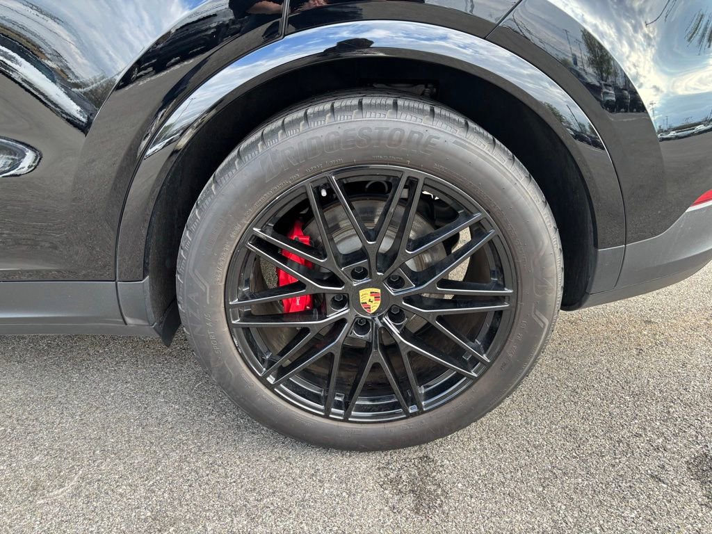Certified 2024 Porsche Cayenne S AWD/4WD image 37