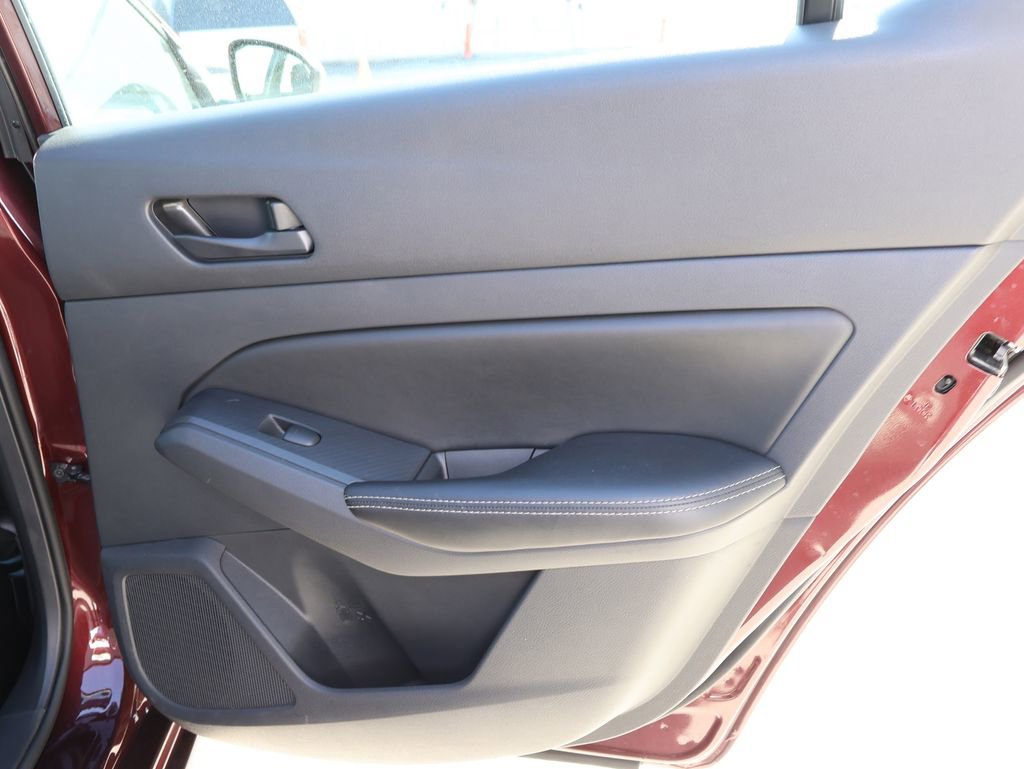 Used 2025 Nissan Altima 2.5 SV FWD image 11