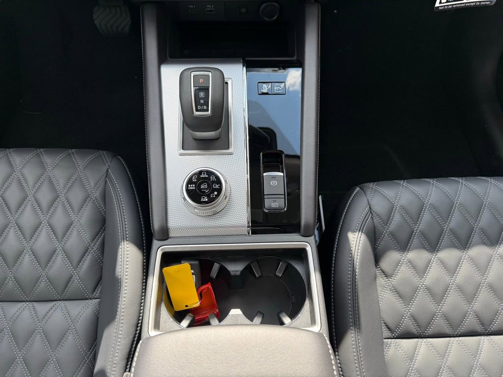 New 2025 Mitsubishi Outlander SEL image 17