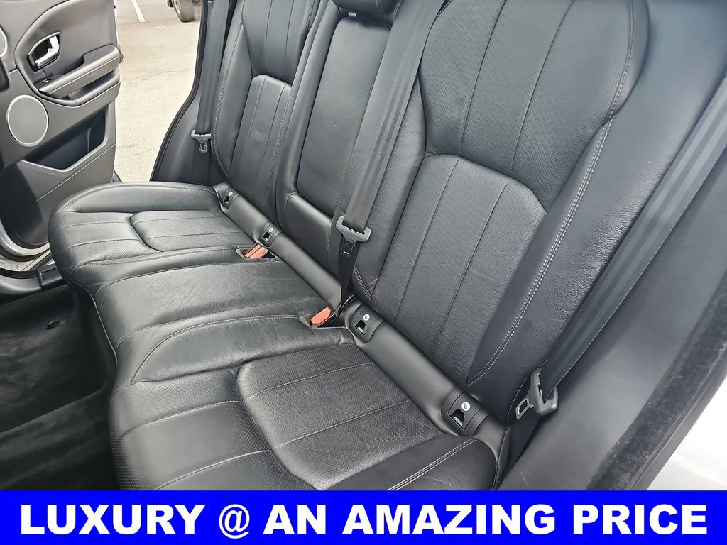 Used 2019 Land Rover Range Rover Evoque SE Premium image 14