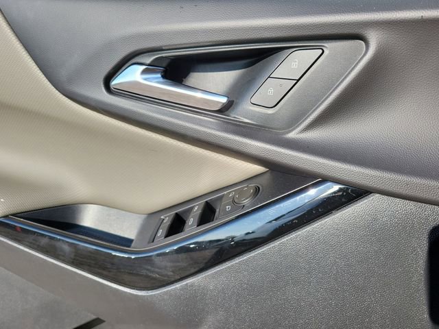 Used 2026 Chevrolet Equinox LT w/ Convenience Package II FWD image 12