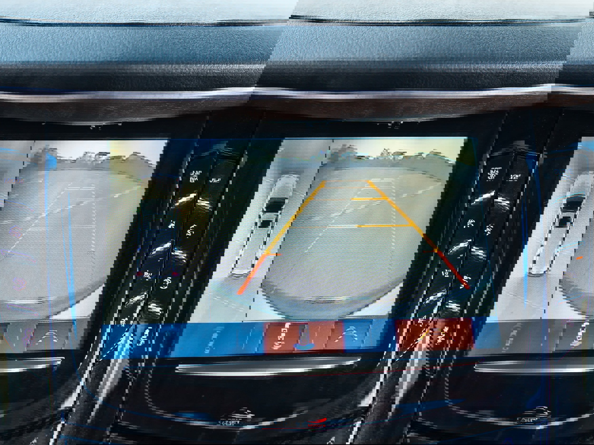 Used 2020 Cadillac Escalade ESV Premium Luxury image 32