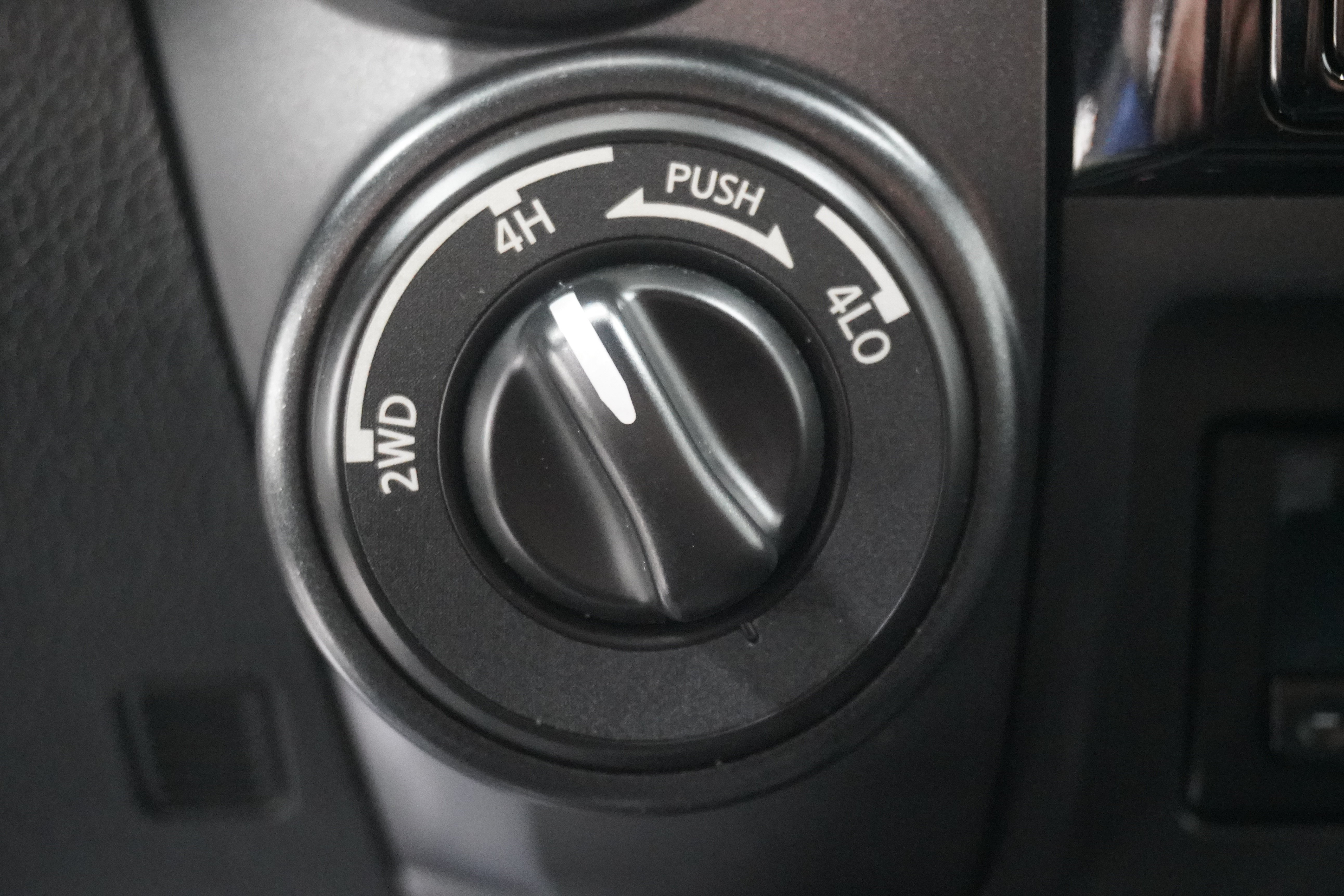 Used 2021 Nissan Titan PRO-4X w/ Pro-4x Convenience Package AWD/4WD image 25