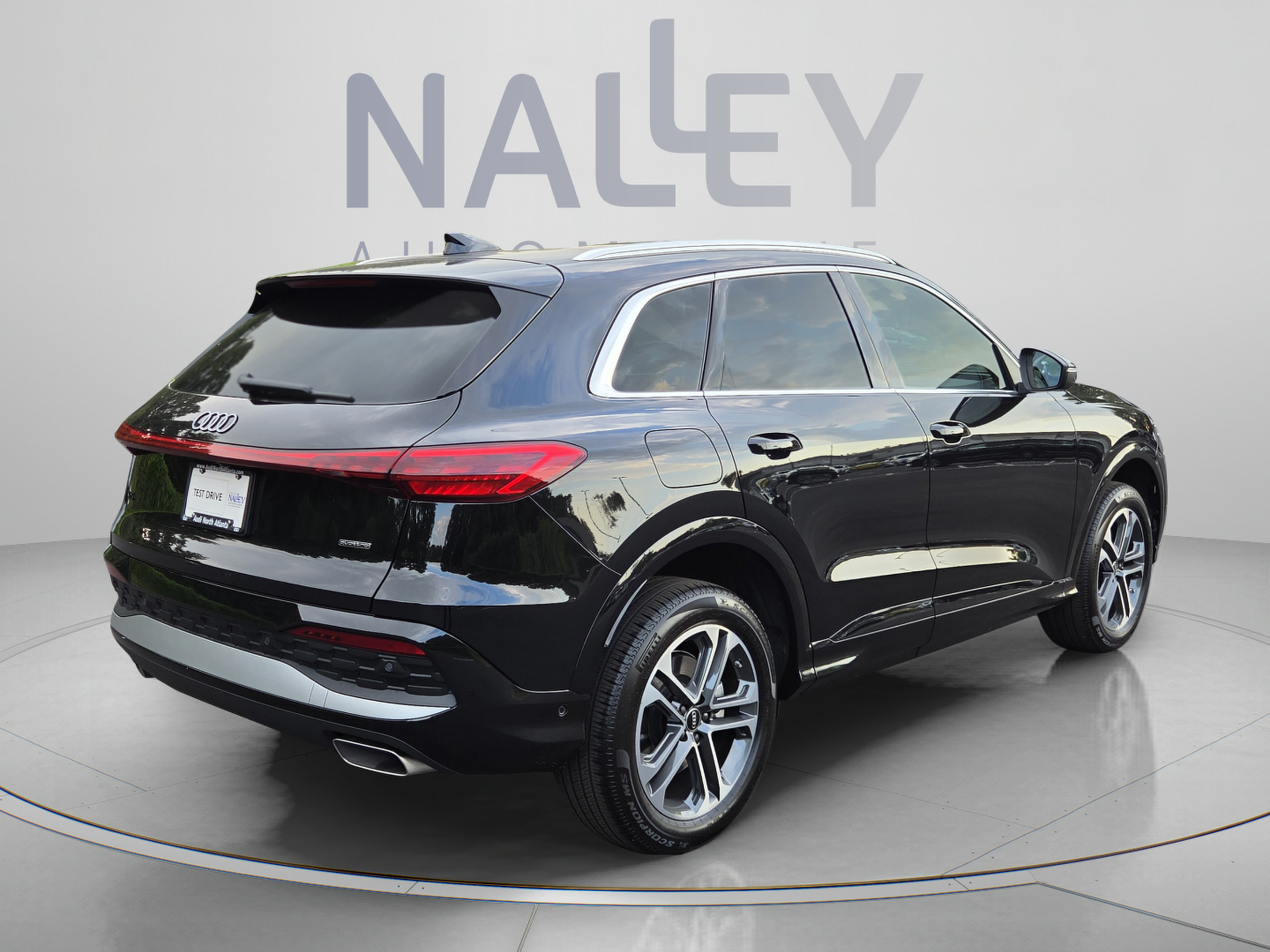 Certified 2025 Audi Q5 Premium w/ Premium Plus AWD/4WD image 5