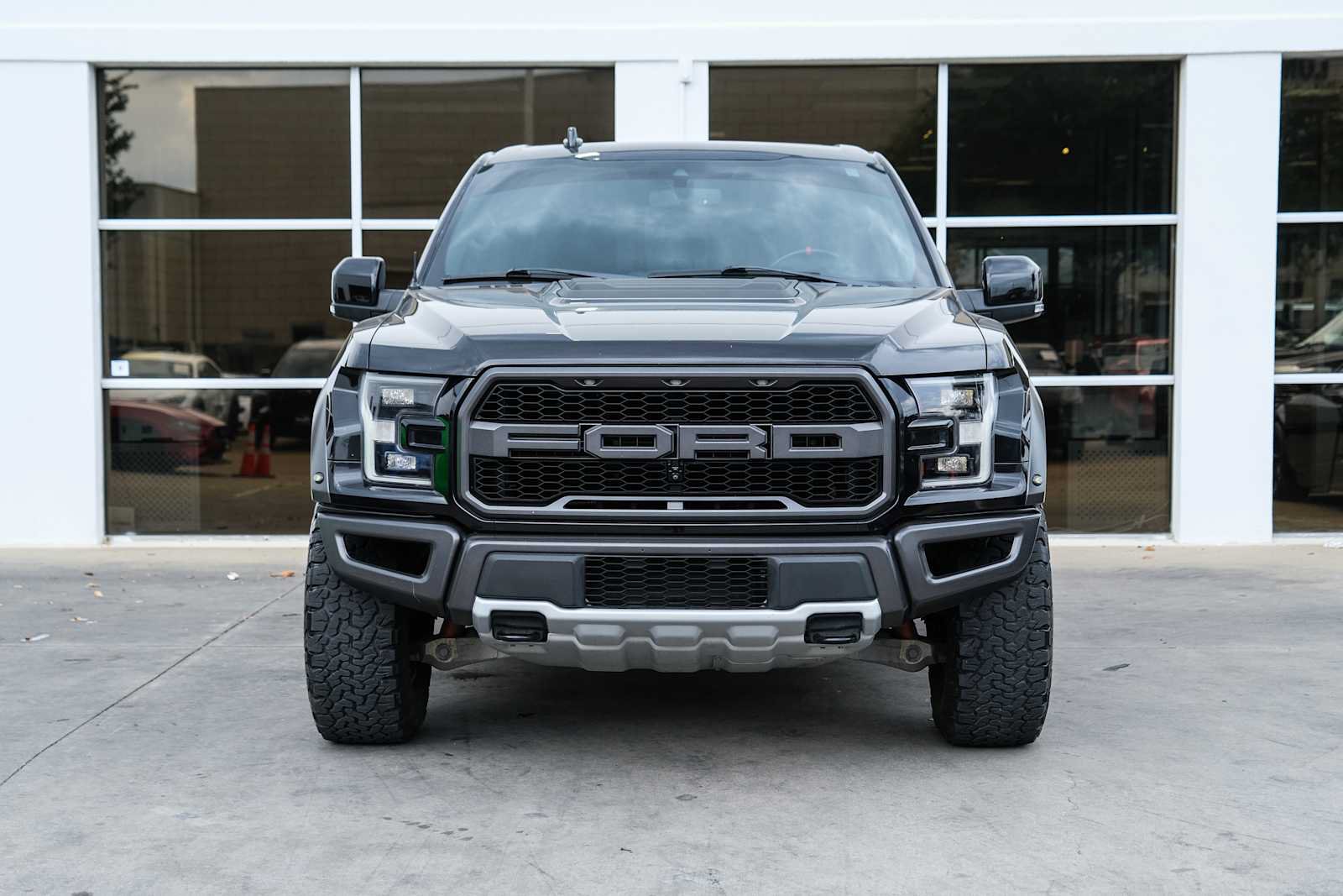 Used 2019 Ford F150 Raptor w/ Equipment Group 802A Luxury AWD/4WD image 3