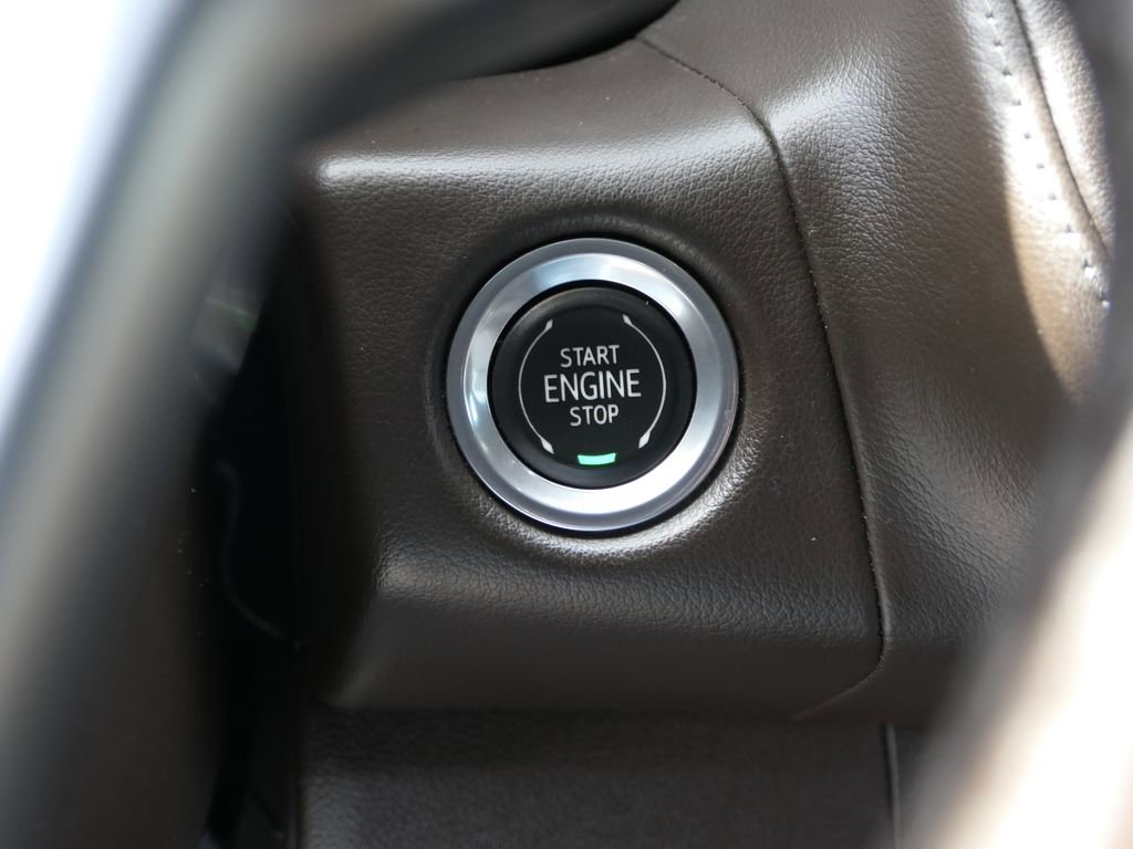 Used 2021 Chevrolet Tahoe LT w/ LT Signature Package image 17