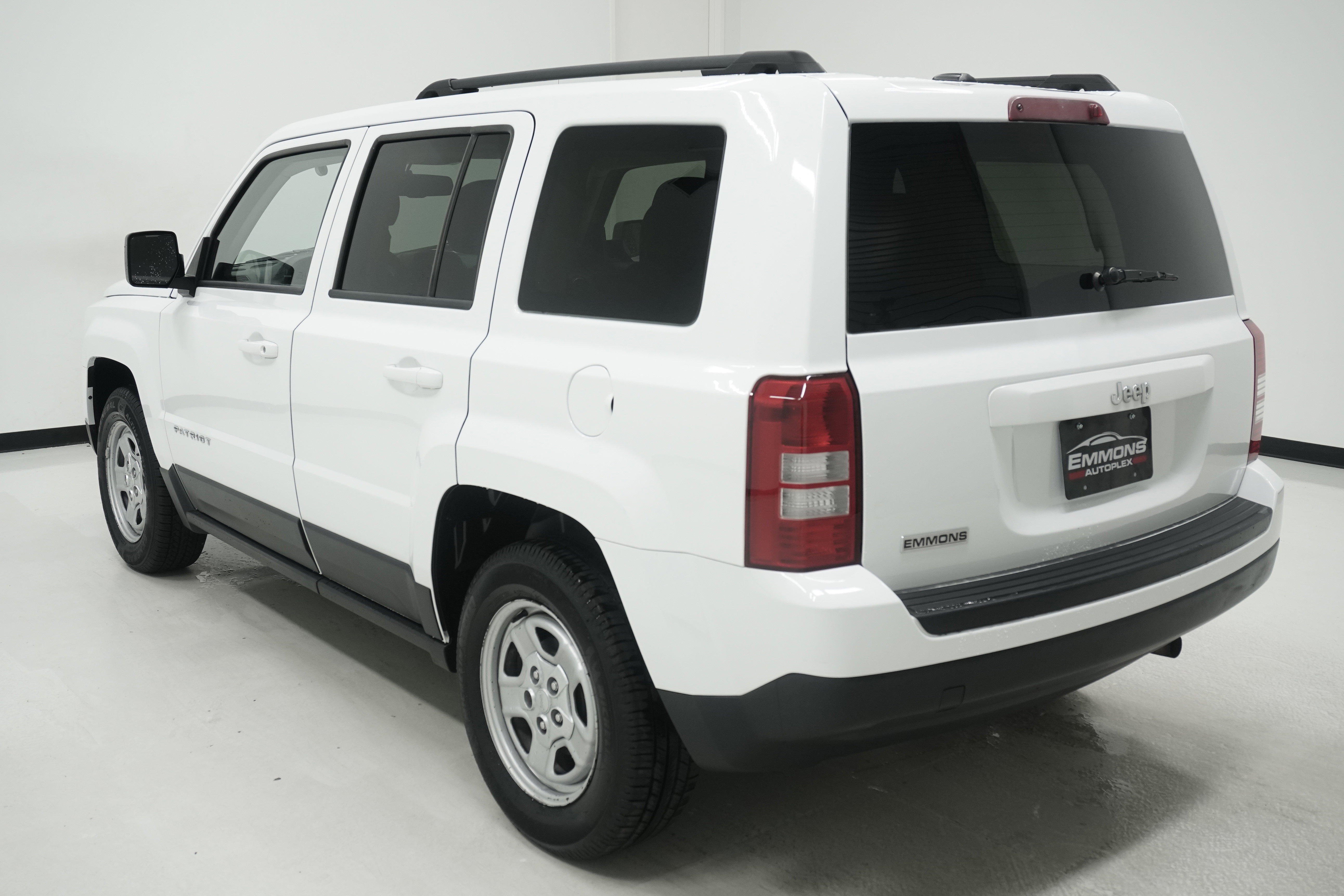 Used 2016 Jeep Patriot Sport w/ Power Value Group FWD image 6