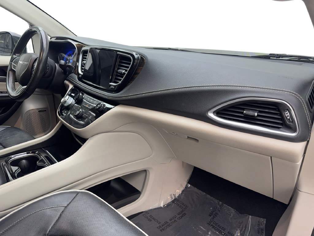 Used 2022 Chrysler Pacifica Limited FWD image 57
