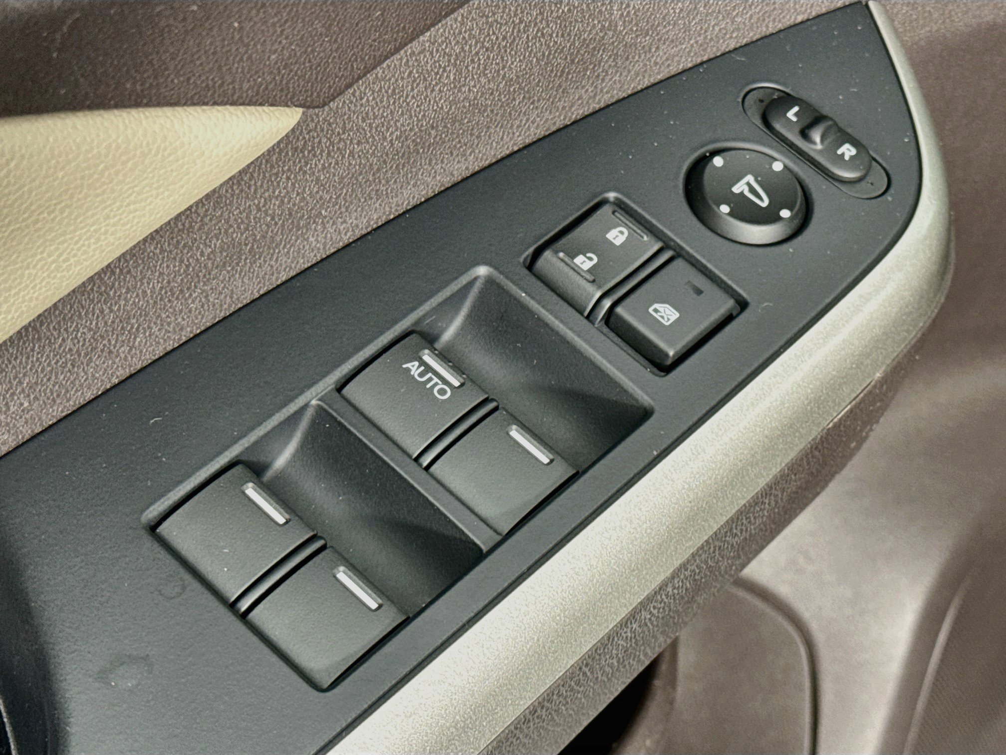 Used 2014 Honda CR-V EX-L image 17