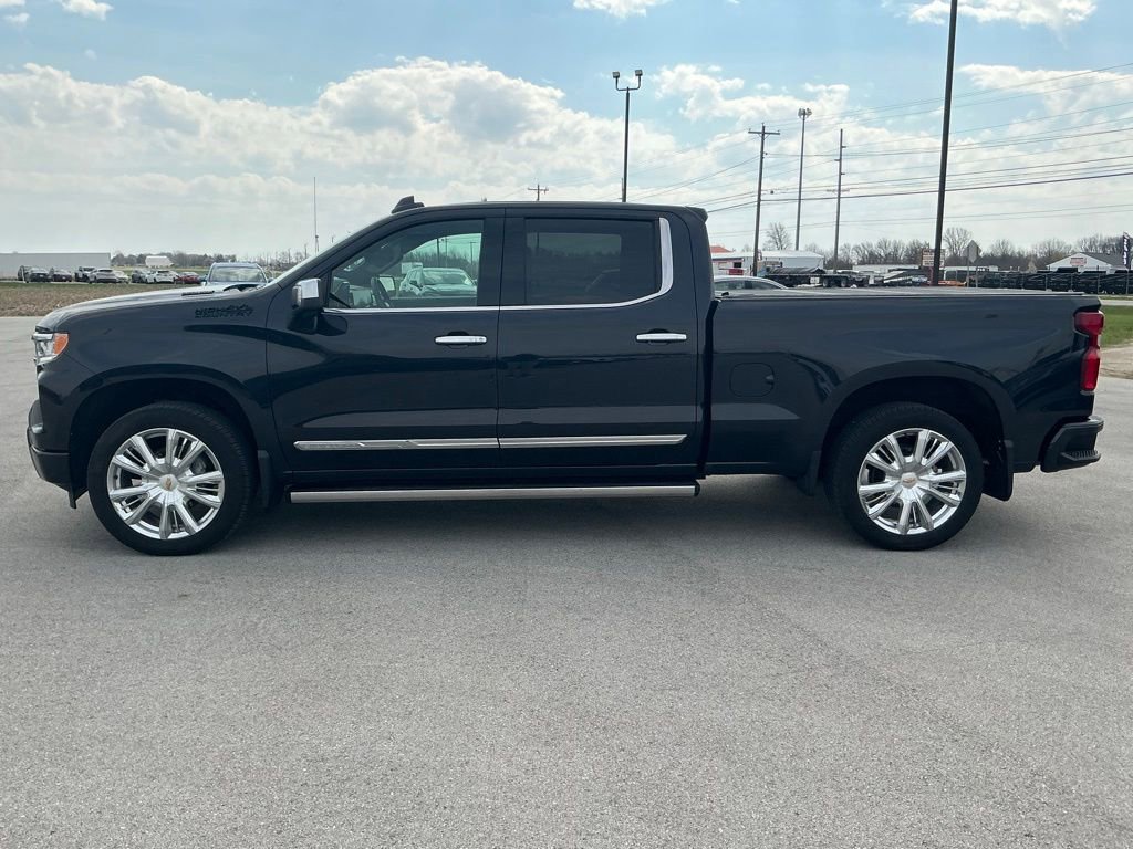 Used 2024 Chevrolet Silverado 1500 High Country w/ High Country Premium Package AWD/4WD image 8