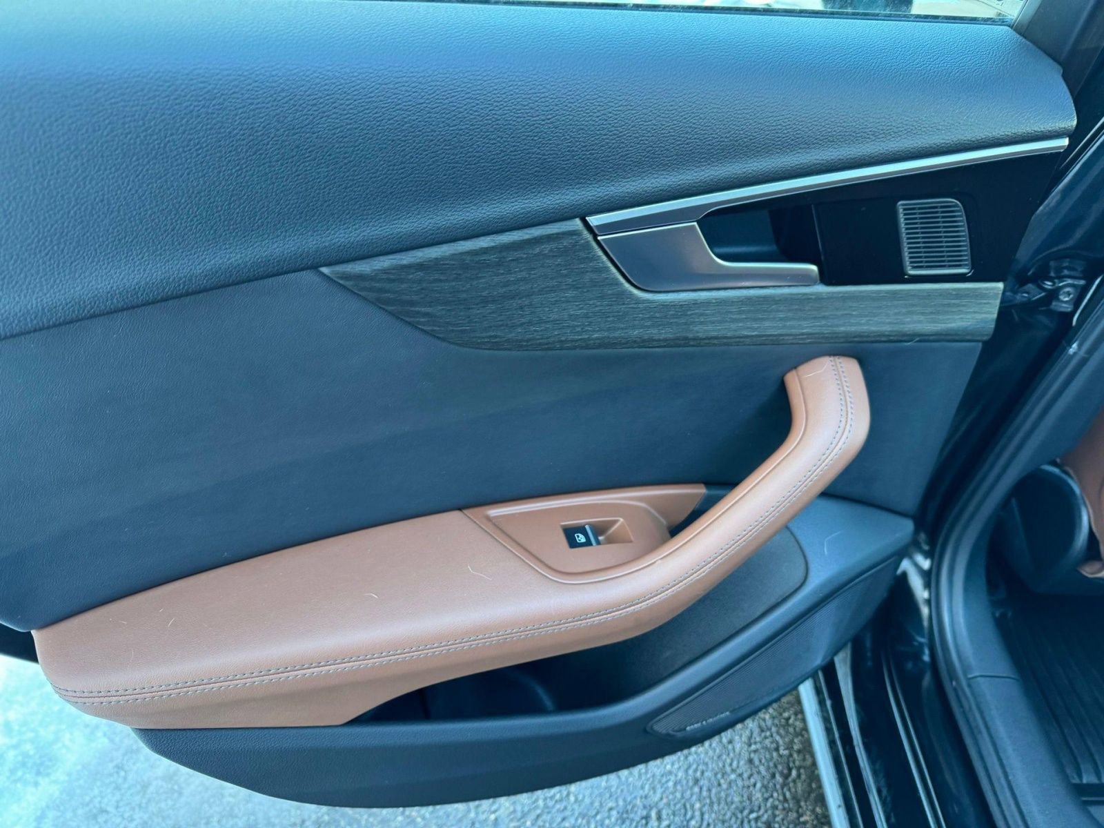 Used 2023 Audi A4 2.0T Premium Plus w/ Premium Plus Package image 17