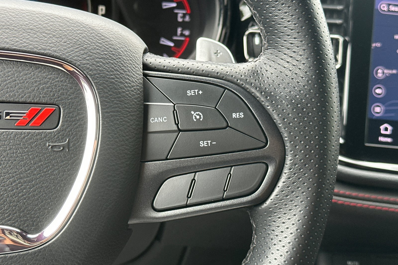 Used 2025 Dodge Durango GT RWD image 36