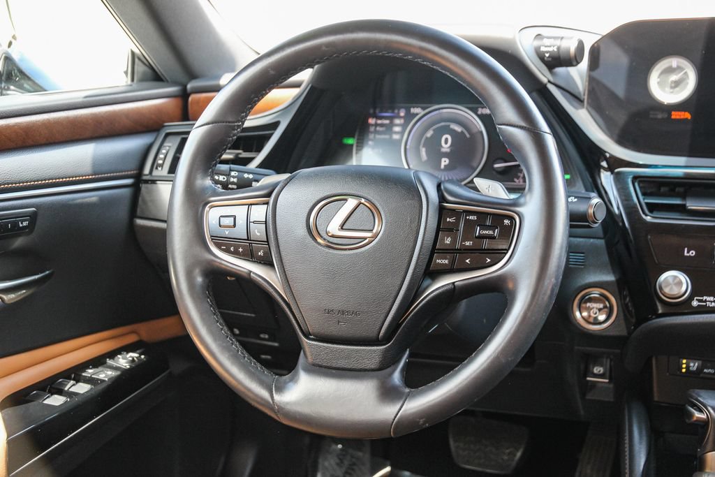 Certified 2024 Lexus ES 300h w/ Premium Package FWD image 16