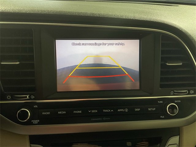 Used 2017 Hyundai Elantra SE image 2