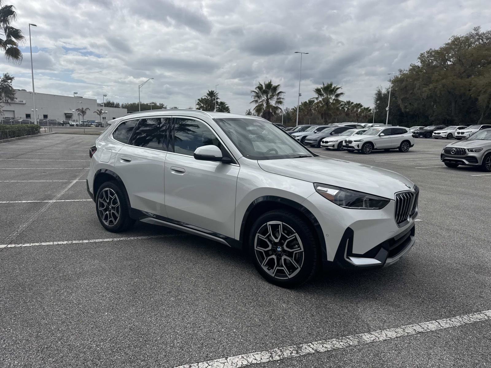 Used 2025 BMW X1 xDrive28i image 2