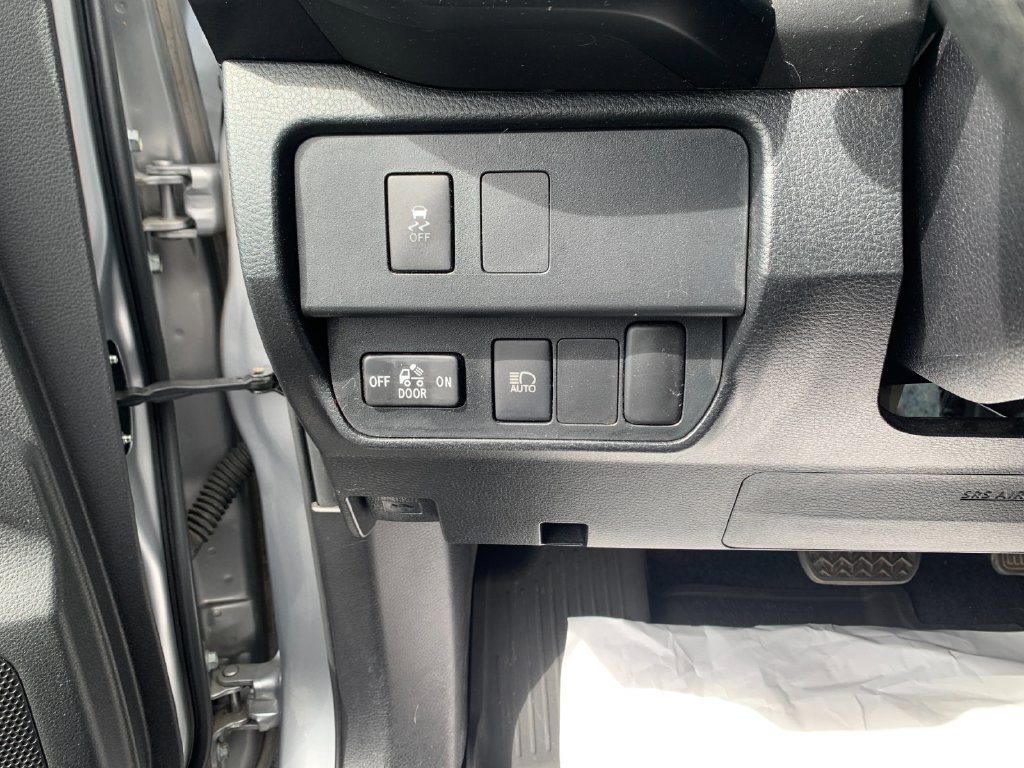 Used 2021 Toyota Tacoma SR AWD/4WD image 31