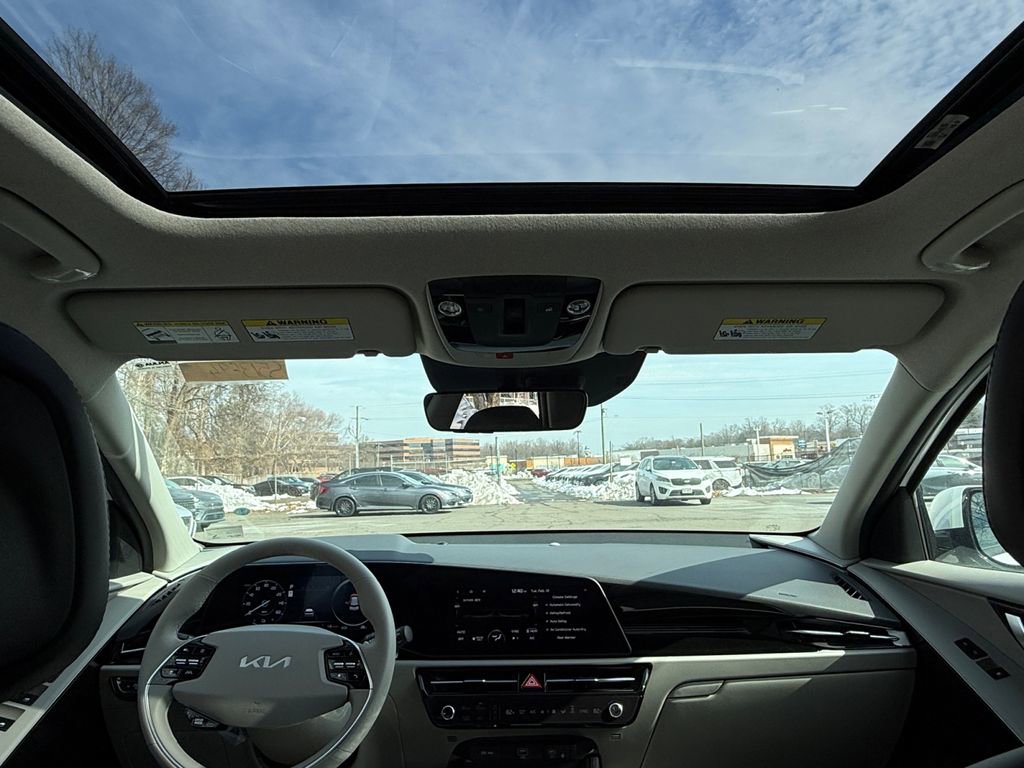 New 2025 Kia Niro Wave w/ Wave Preserve Package image 24